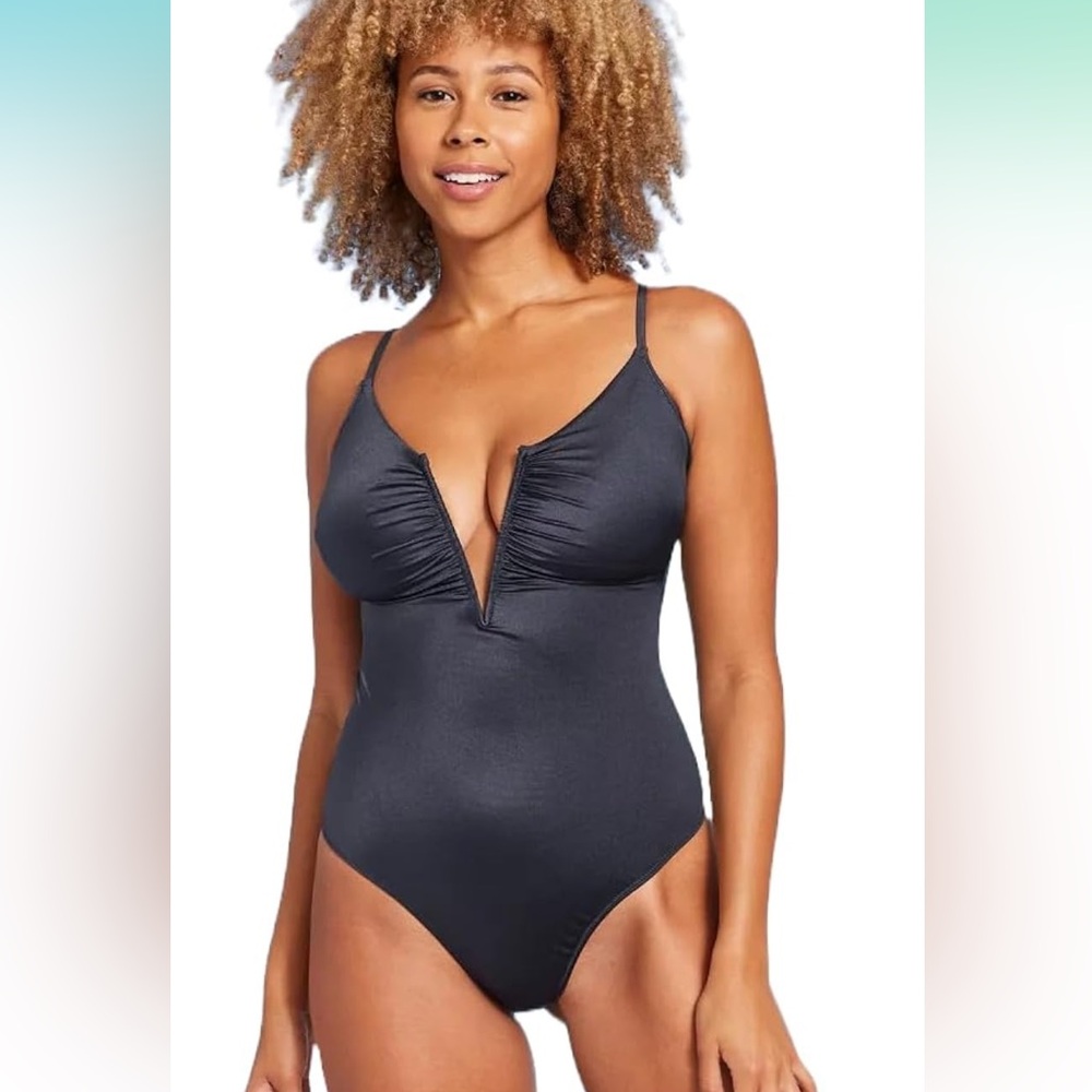 Shade & Shore Shirred V-Wire Plunge One Piece
Swimsuit Shine Dark Gray